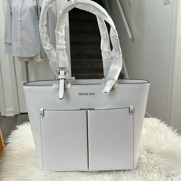 MICHAEL KORS LEATHER SHOULDER BAG NWT - Picture 1 of 11